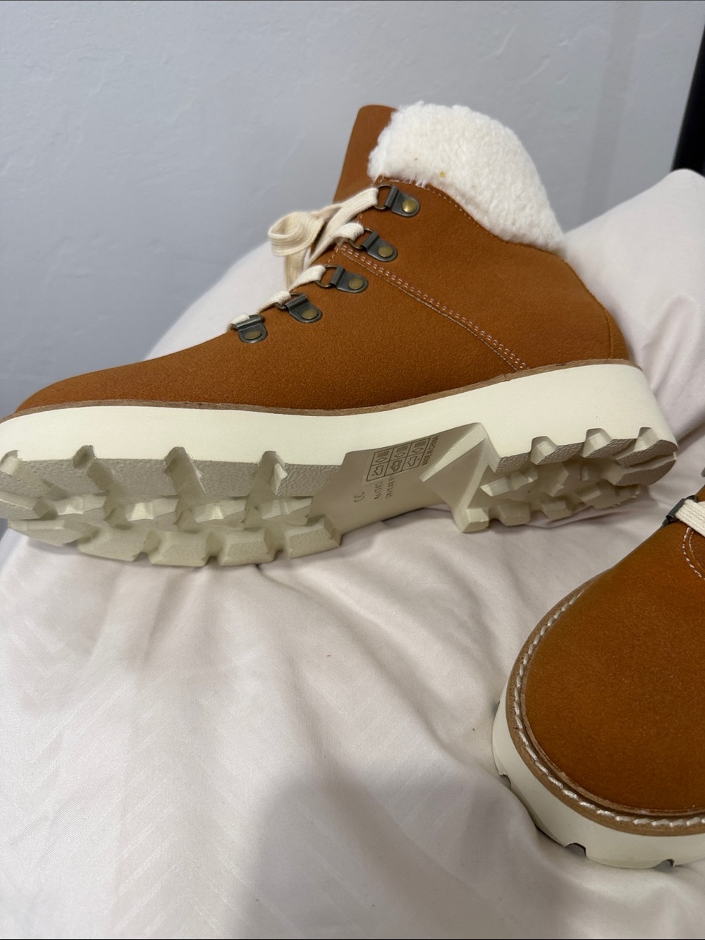 Boots - Picture 3 of 3